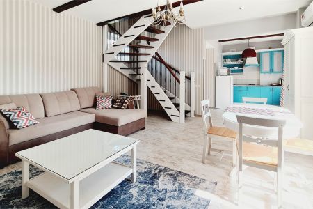 Таунхаус 3-местный (с 1-й спальней, гостиной и кабинетом)