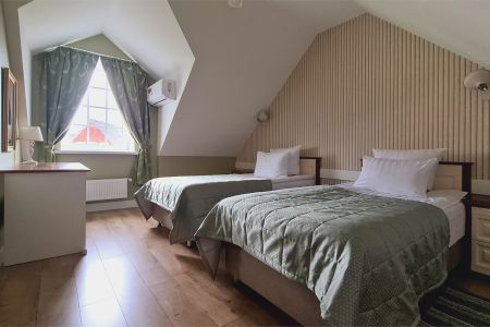 Таунхаус 3-местный (с 1-й спальней, гостиной и кабинетом)