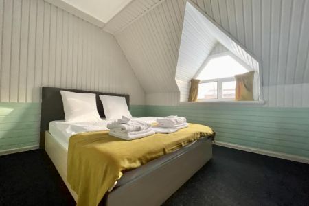 8F548349-9E77-4762-A5E2-0D1CC3011C04