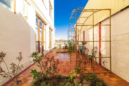 Вход с улицы