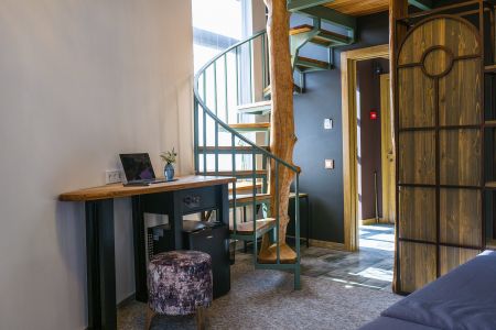 Тент Хаус, территория