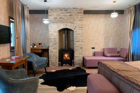 Тент Хаус, территория