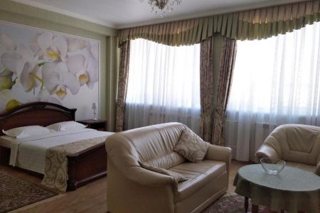 Студия зеленая