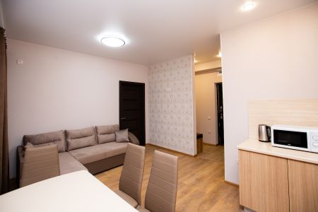 Апартаменты 4-местные Улучшенные (с балконом)