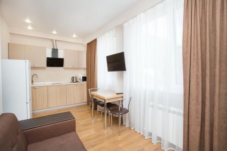 Апартаменты 4-местные Улучшенные (с балконом)