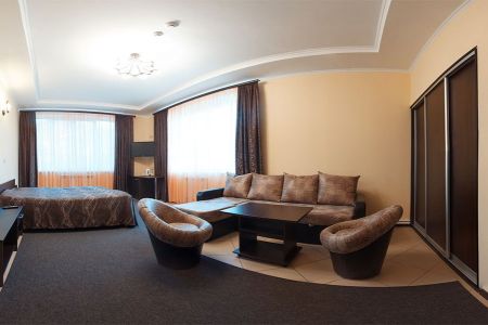 Улучшенный 2-местный 1-комнатный DBL (207 с диваном)