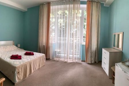 Делюкс 2-местный 1-комнатный (с балконом)