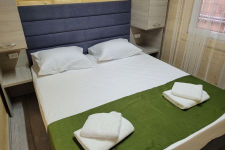 Домик 6-местный 3-комнатный (с кухней)