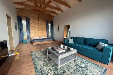 Коттедж 2-местный (с террасой на берегу)