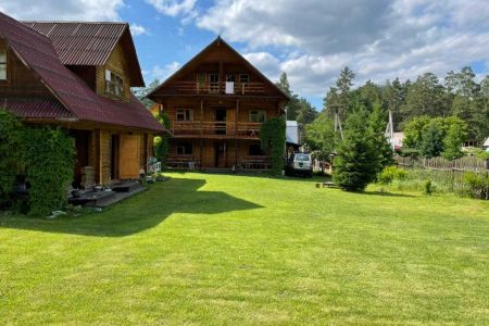 Внешний вид дома и территории