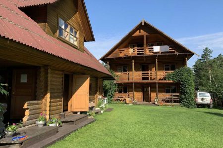 Внешний вид дома и территории