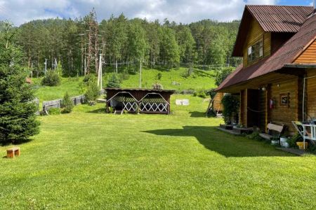 Внешний вид дома и территории