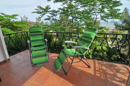 Стандартный 3-местный 1-комнатный (боковой вид на море) №2