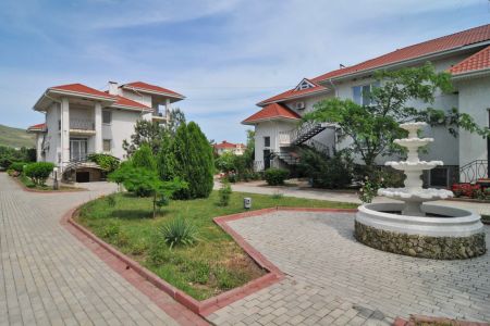 Стандартный 3-местный 1-комнатный (боковой вид на море) №2