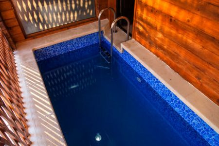 Бассейн при бане