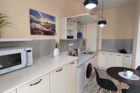 8b8c75024b707f8a4d9cab50ba2e1ab804068246