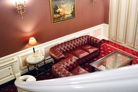 Полулюкс 2-местный (с ванной на львиных лапах)