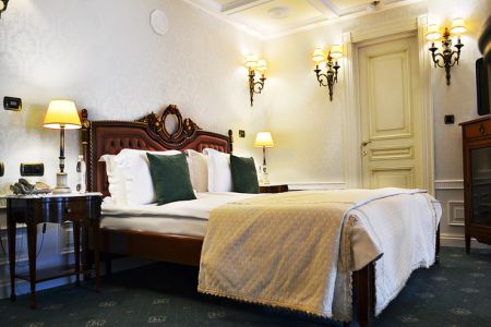 Полулюкс 2-местный (с ванной на львиных лапах)