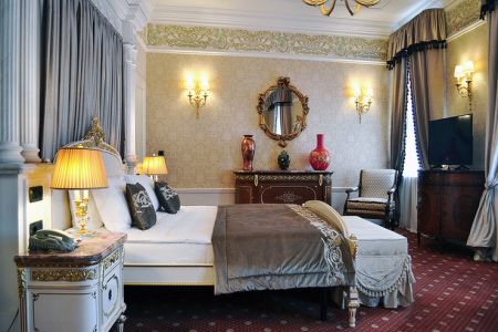 Полулюкс 2-местный (с ванной на львиных лапах)