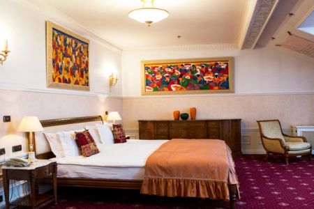 Полулюкс 2-местный (с ванной на львиных лапах)