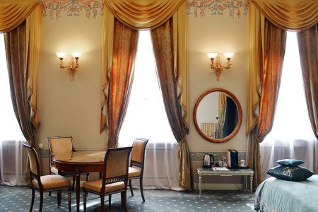 Полулюкс 2-местный (с ванной на львиных лапах)