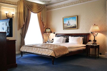 Полулюкс 2-местный (с ванной на львиных лапах)