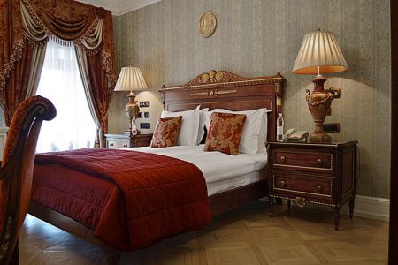 Полулюкс 2-местный (с ванной на львиных лапах)