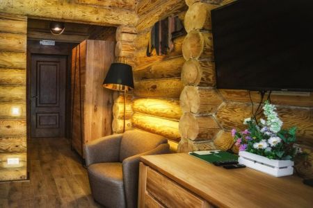 Люкс Семейный 4-местный 3 -комнатный (Изба карася)