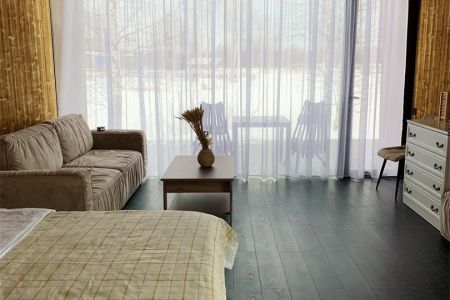 Люкс Семейный 4-местный 3 -комнатный (Изба карася)