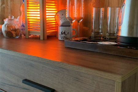 Люкс Семейный 4-местный 3 -комнатный (Изба карася)