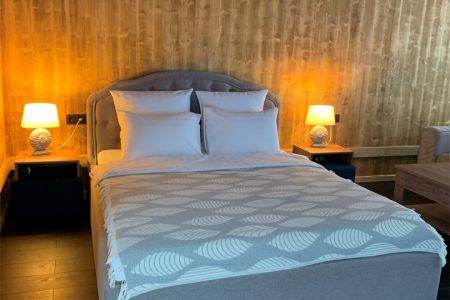 Люкс Семейный 4-местный 3 -комнатный (Изба карася)