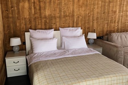 Люкс Семейный 4-местный 3 -комнатный (Изба карася)