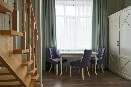 Апартаменты 3-комнатные (№ 1 вид на рощу)