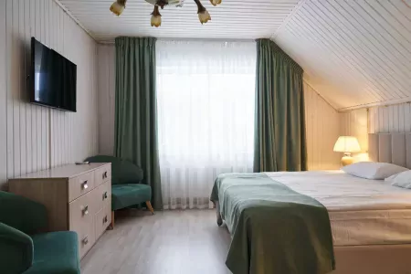 Апартаменты 3-комнатные (№ 1 вид на рощу)