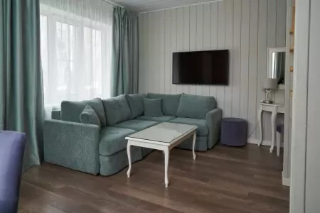 Апартаменты 3-комнатные (№ 1 вид на рощу)