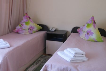 У Трех пещер