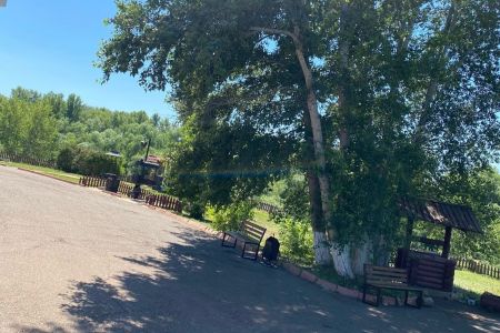 Красная гора. Внешний вид