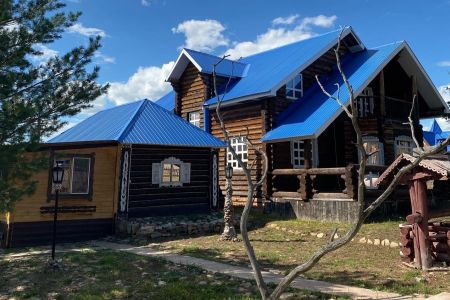 Красная гора. Внешний вид