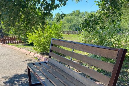 Красная гора. Внешний вид