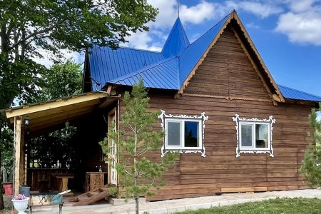 Красная гора. Внешний вид