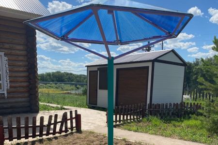 Красная гора. Внешний вид