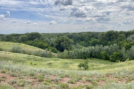 Красная гора. Внешний вид