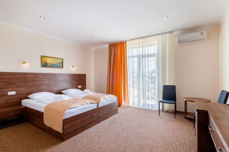 Полулюкс 2-местный 1-комнатный (вид на горе)