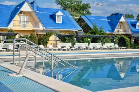 Территория летом