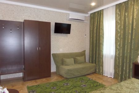 Полулюкс 3-местный (с балконом)