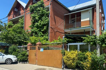 У моря (Геленджик)