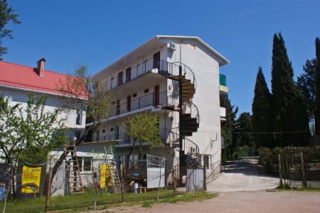 Уютный (Алушта)