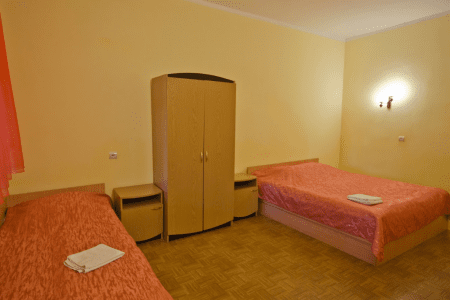 Эконом 3-местный 1-комнатный (с частичными удобствами)