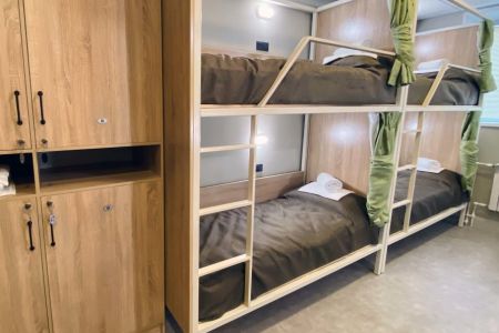 Место 2-местный