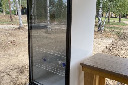 Кабинка у бассейна